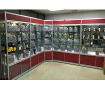 數碼產品展柜熱賣促銷，引領科技消費新浪潮